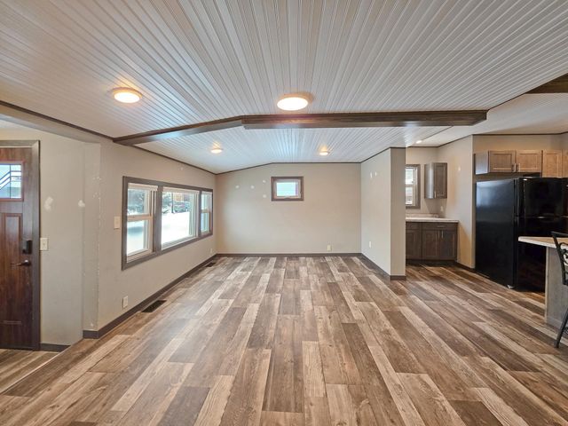 105 W Main Street W, Osakis, MN 56360