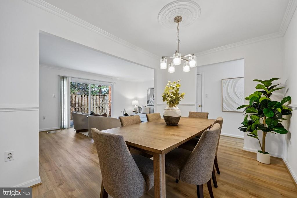 Image 14 of property listing at 780 PRINCETON PL #1-780, Rockville, MD 20850