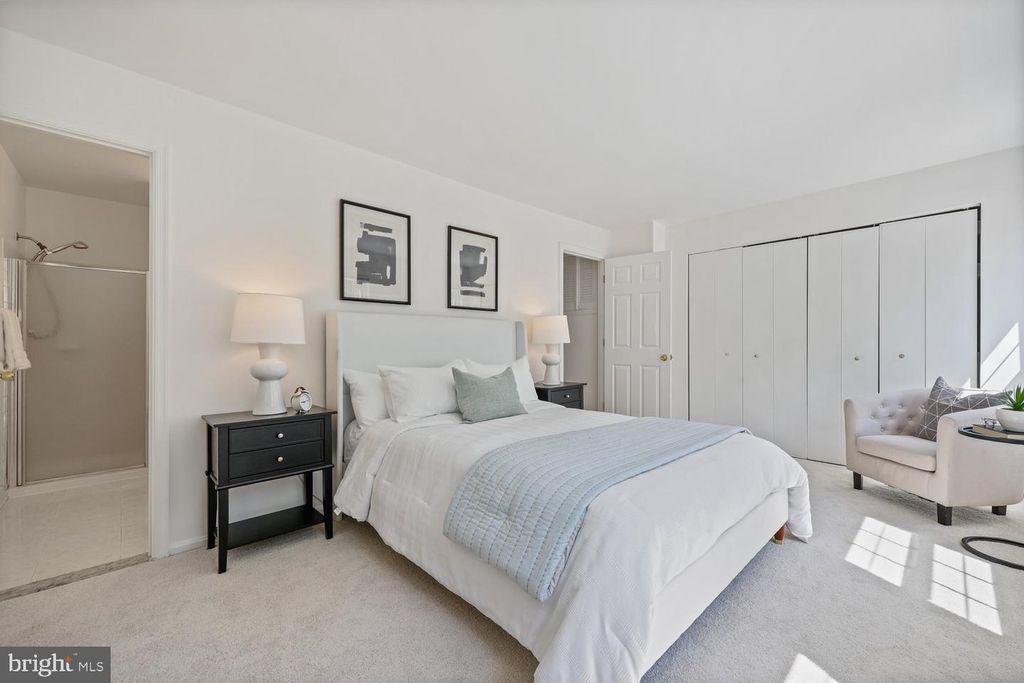 Image 16 of property listing at 780 PRINCETON PL #1-780, Rockville, MD 20850