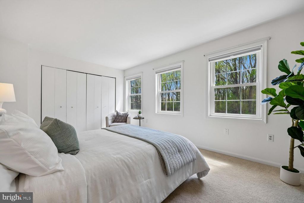 Image 19 of property listing at 780 PRINCETON PL #1-780, Rockville, MD 20850