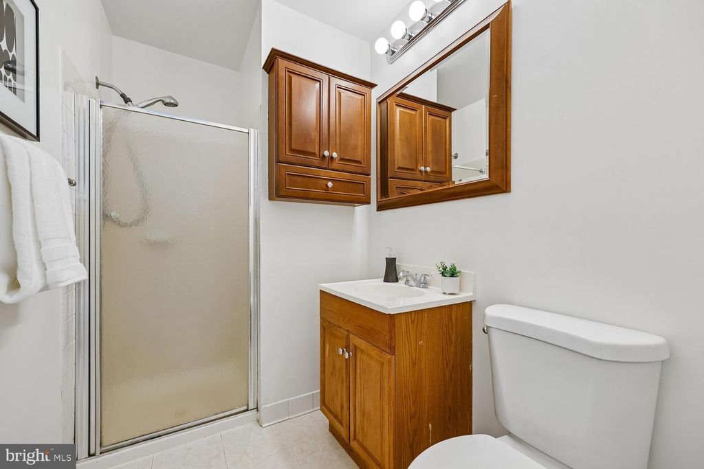 Image 20 of property listing at 780 PRINCETON PL #1-780, Rockville, MD 20850