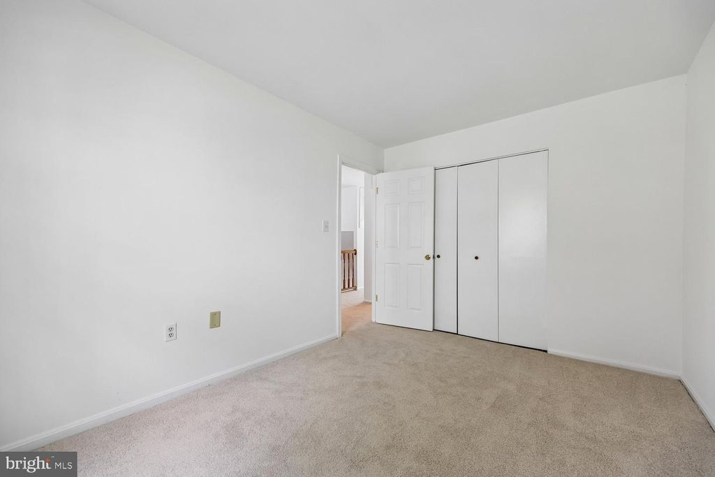 Image 27 of property listing at 780 PRINCETON PL #1-780, Rockville, MD 20850