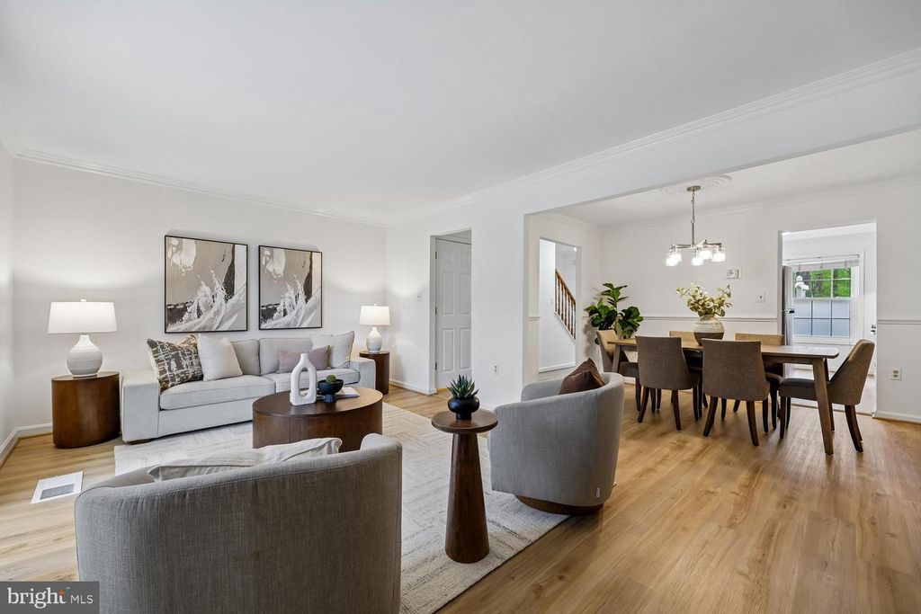 Image 3 of property listing at 780 PRINCETON PL #1-780, Rockville, MD 20850