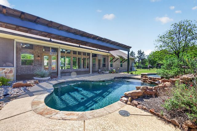 3908 Chapel Court, Double Oak, TX 75028