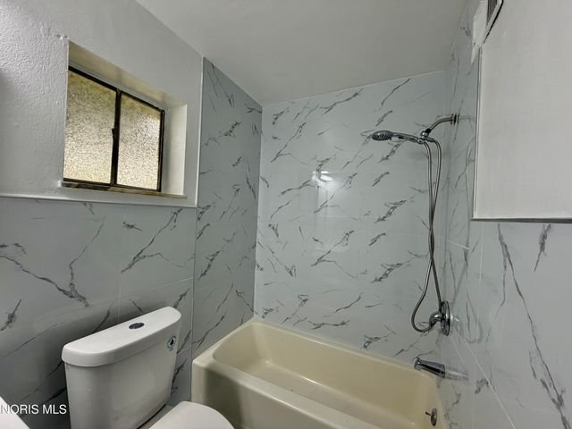 1643 Longwood Drive, Toledo, OH 43615