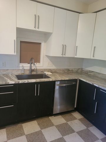 25 Fressenden 2, Boston, MA 02126