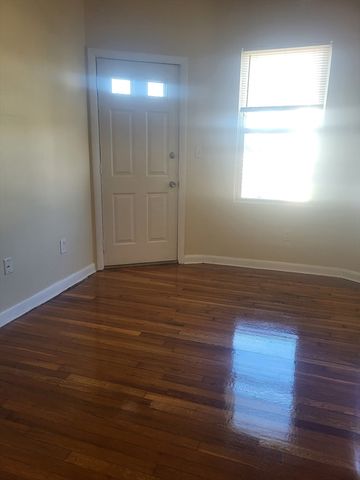 25 Fressenden 2, Boston, MA 02126