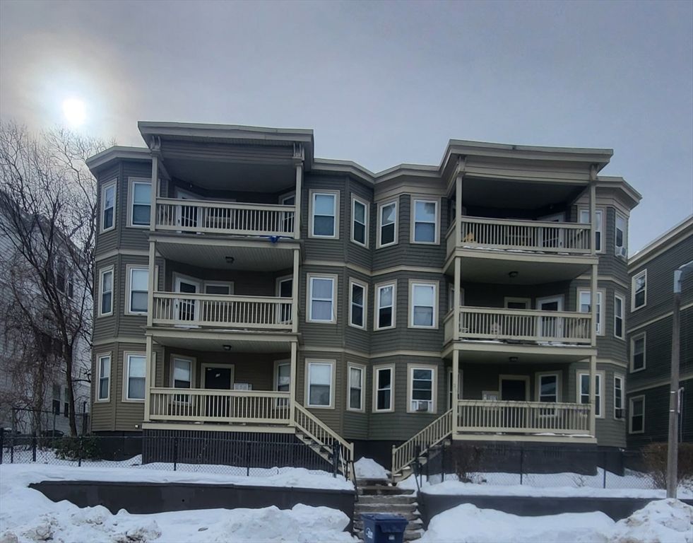 25 Fressenden 2, Boston, MA 02126