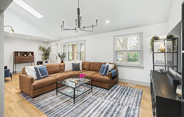 4912 Trousdale Dr, Nashville, TN 37220