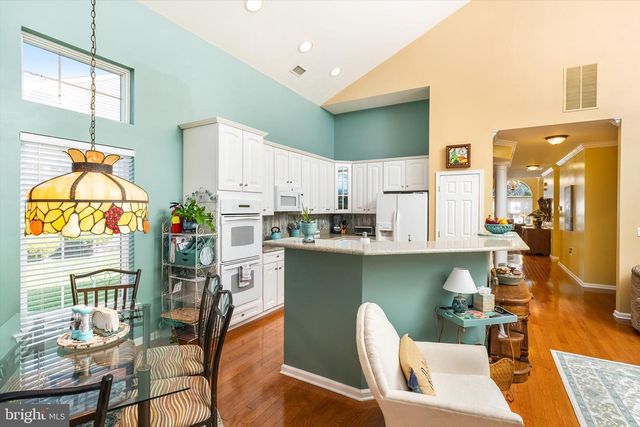 124 RIDGWAY DR, Bordentown, NJ 08505