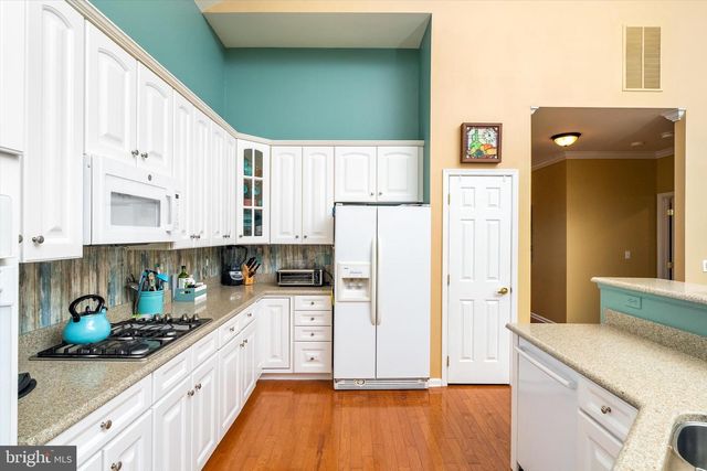124 RIDGWAY DR, Bordentown, NJ 08505