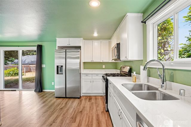 811 S 88th Street, Tacoma, WA 98444