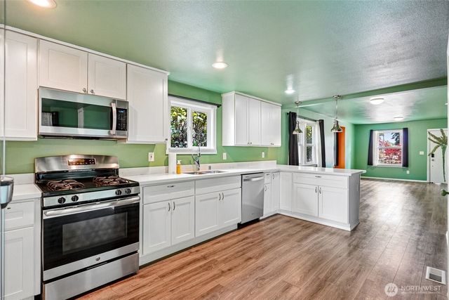 811 S 88th Street, Tacoma, WA 98444