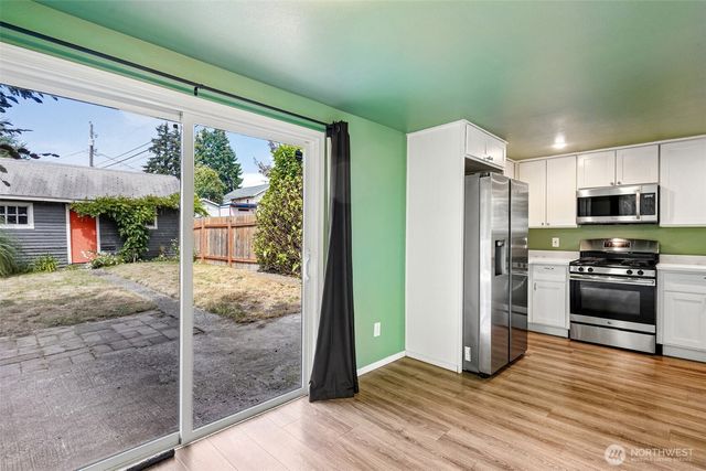 811 S 88th Street, Tacoma, WA 98444
