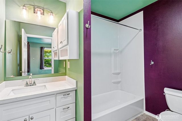 811 S 88th Street, Tacoma, WA 98444