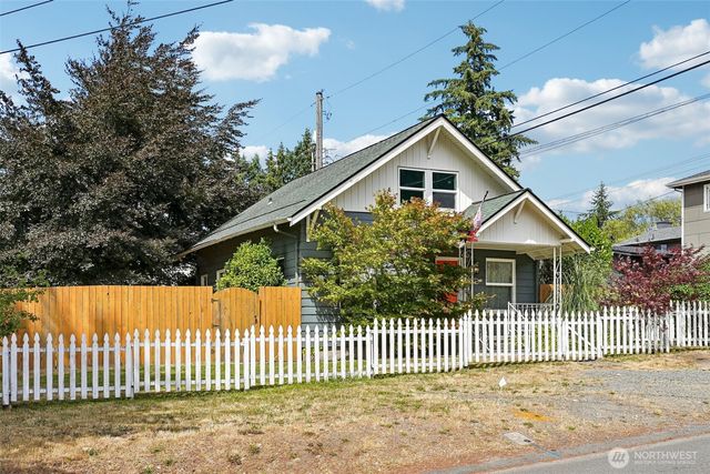 811 S 88th Street, Tacoma, WA 98444
