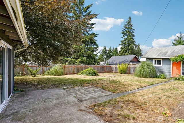811 S 88th Street, Tacoma, WA 98444