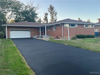 2010 Juron Drive, Niagara, NY 14304