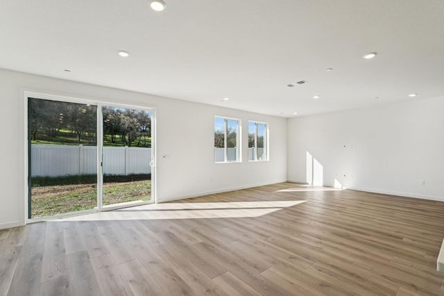 7890 Stone Ranch Dr, Cameron Park, CA 95682