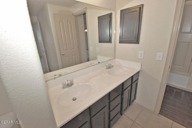 516 Cactus Crossing Drive, Horizon City, TX 79928