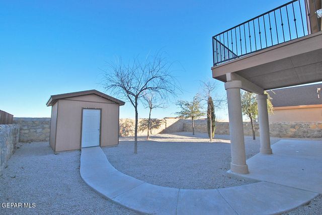 516 Cactus Crossing Drive, Horizon City, TX 79928