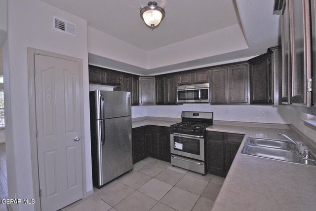 516 Cactus Crossing Drive, Horizon City, TX 79928