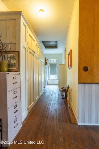 200 Saint Charles Avenue, Natchez, MS 39120