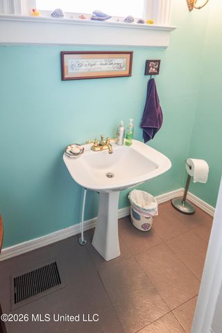 200 Saint Charles Avenue, Natchez, MS 39120