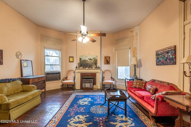 200 Saint Charles Avenue, Natchez, MS 39120