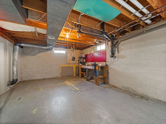 8684 S 45 Road, Cadillac, MI 49601