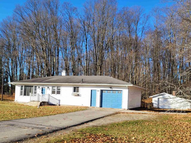 8684 S 45 Road, Cadillac, MI 49601