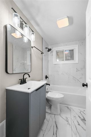 117 Clay Dr, Penn Hills, PA 15235