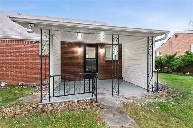 117 Clay Dr, Penn Hills, PA 15235