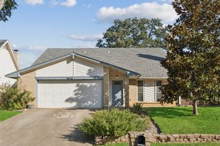 904 Rusk Drive, Euless, TX 76039