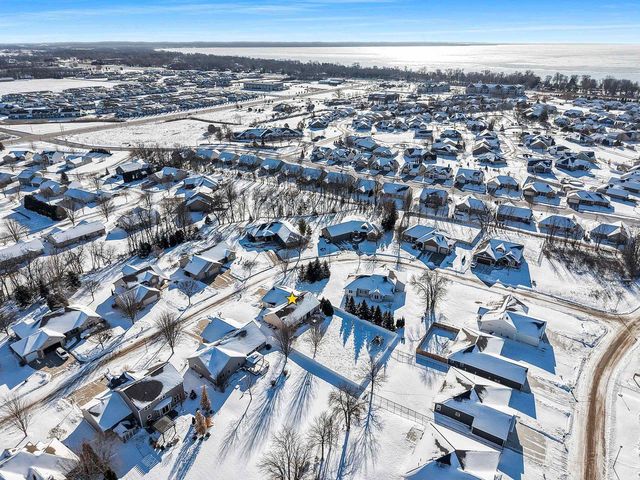 1012 TANA LANE, Menasha, WI 54952