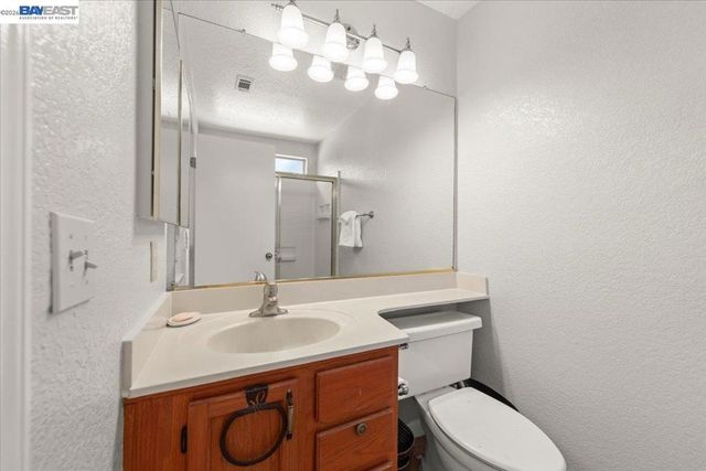 7350 Cronin Cir, Dublin, CA 94568