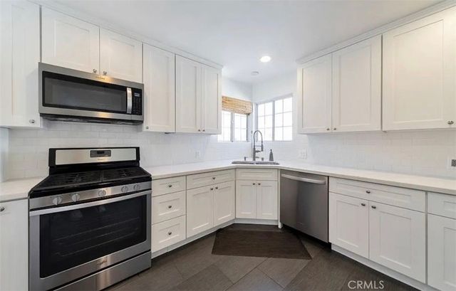 11613 Haynes Street, North Hollywood, CA 91606