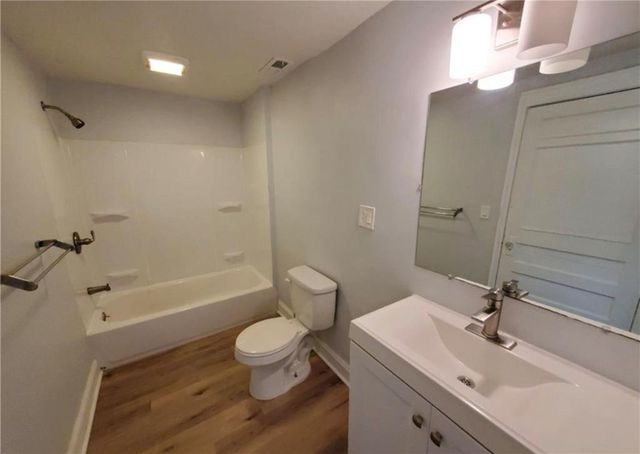 2727 Vine Street, Kansas City, MO 64109