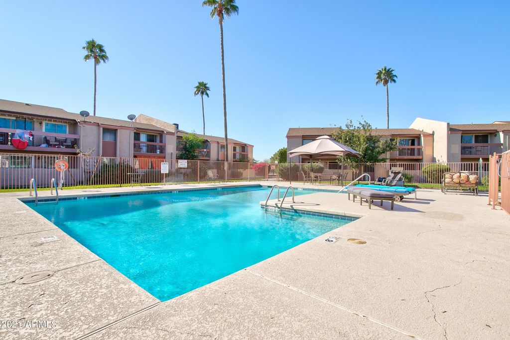 7550 N 12th Street Unit 230, Phoenix, AZ 85020