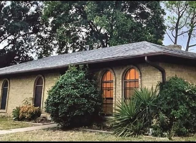 3701 W Rochelle Road, Irving, TX 75062