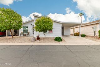 3301 S GOLDFIELD Road 2004, Apache Junction, AZ 85119