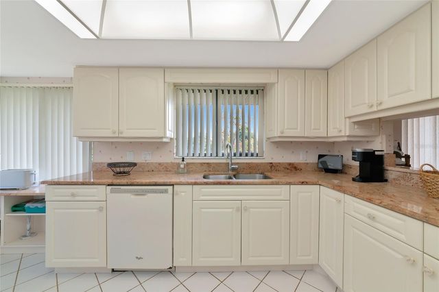 6423 EGRET LANE 406, Bradenton, FL 34210