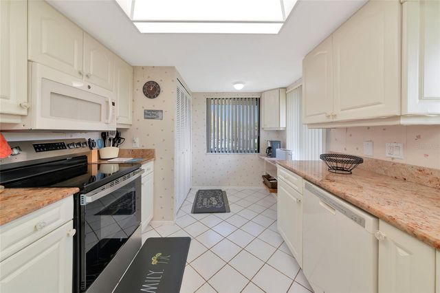 6423 EGRET LANE 406, Bradenton, FL 34210