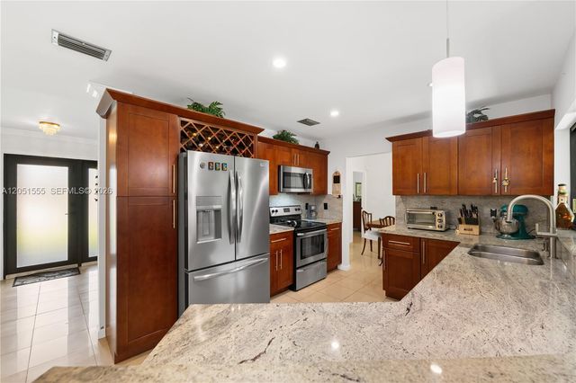 5741 W Waterford Drive, Davie, FL 33331