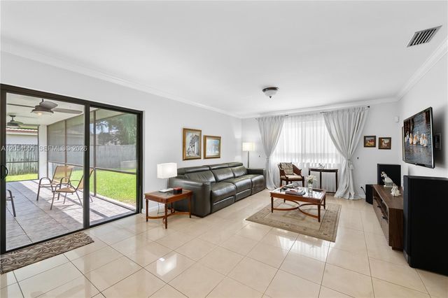 5741 W Waterford Drive, Davie, FL 33331