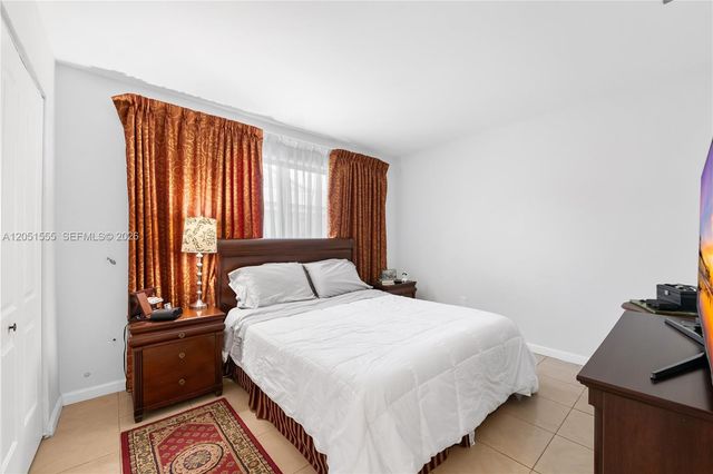 5741 W Waterford Drive, Davie, FL 33331