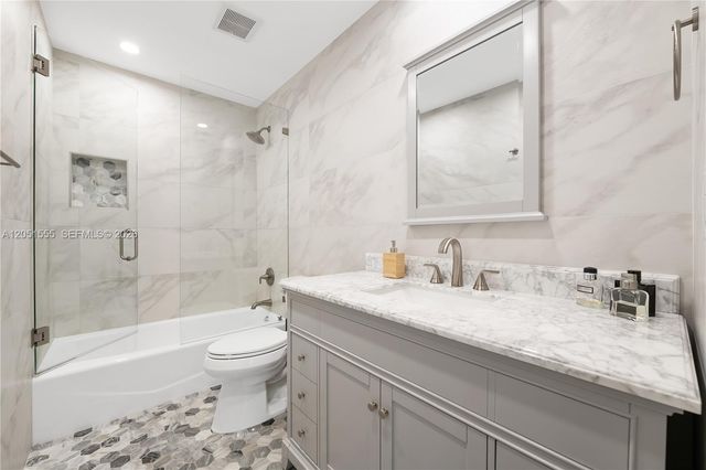 5741 W Waterford Drive, Davie, FL 33331
