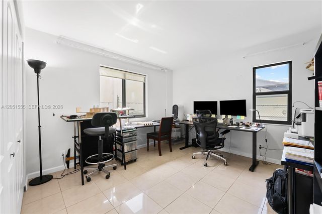 5741 W Waterford Drive, Davie, FL 33331