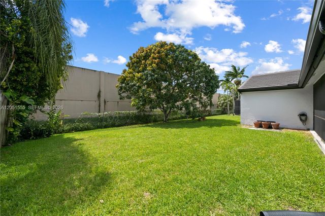 5741 W Waterford Drive, Davie, FL 33331