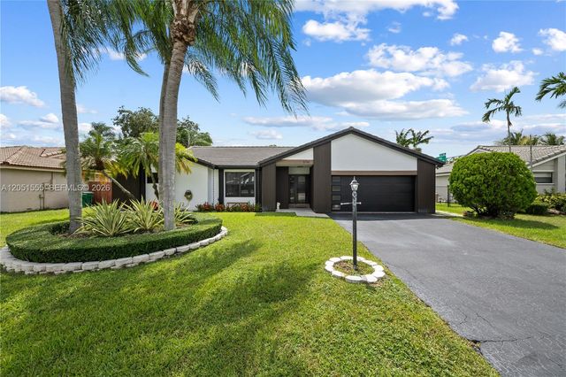5741 W Waterford Drive, Davie, FL 33331